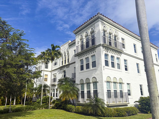 The Ewing Condo photo 2